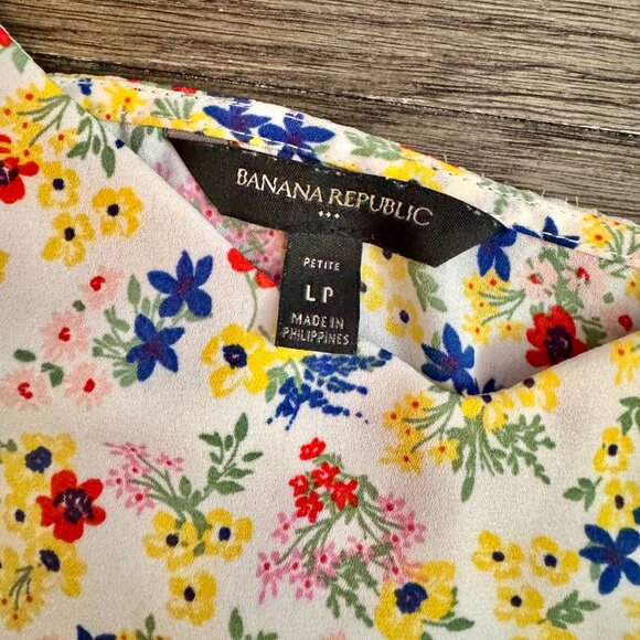 Banana Republic Floral Classic Camisole Large Petite As Seen on Virgin River - Picture 3 of 12